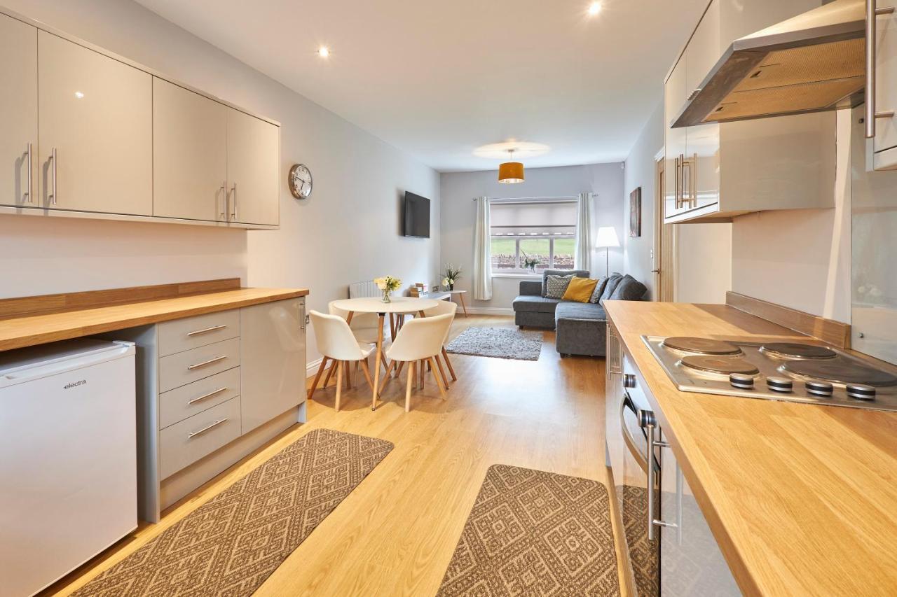 Host & - Britton Hall Holiday home